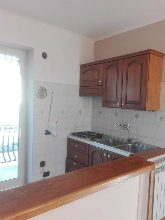 A Santy'S House 1Piano-No Lift-Shuttle A Pagamento-Raggiungibile A Piedi Aeroporto-Fermata Bus Fiera Di Roma A 3 Minuti-Air Condiz Ed Extra Bed For A Fee A Pagamento Fiumicino Exterior foto