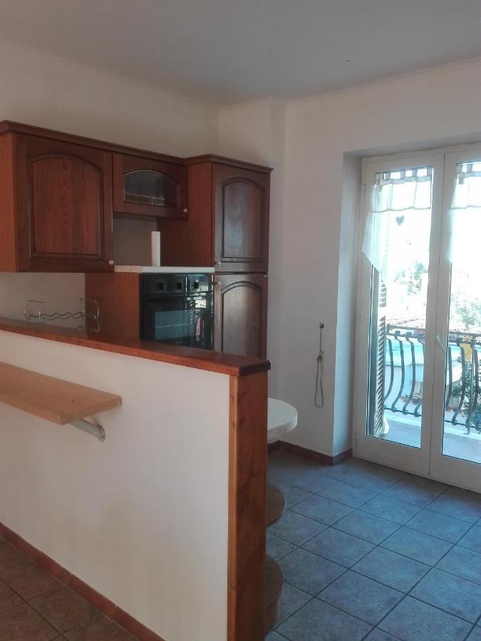 A Santy'S House 1Piano-No Lift-Shuttle A Pagamento-Raggiungibile A Piedi Aeroporto-Fermata Bus Fiera Di Roma A 3 Minuti-Air Condiz Ed Extra Bed For A Fee A Pagamento Fiumicino Exterior foto